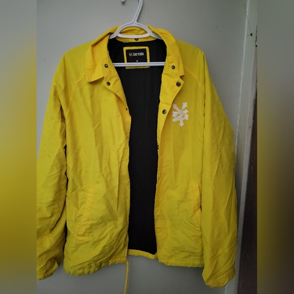 Rain coat - Picture 3 of 3